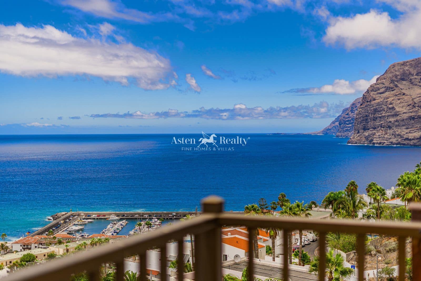 2 soveværelse Lejlighed til salg i Puerto Santiago med swimmingpool - € 575.000 (Ref: 9194759)