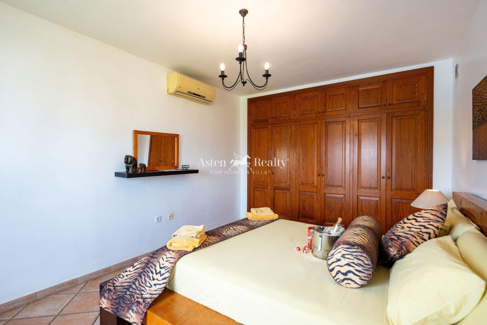 8 soveværelse Byhus til salg i Golf del Sur med swimmingpool garage - € 1.800.000 (Ref: 9197134)