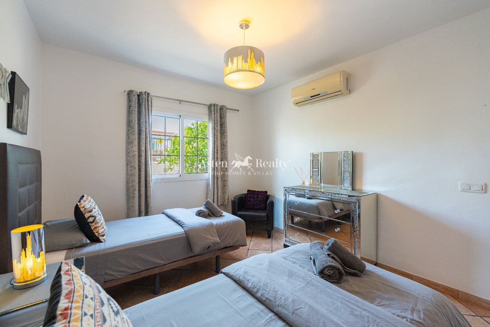 8 soveværelse Byhus til salg i Golf del Sur med swimmingpool garage - € 1.800.000 (Ref: 9197134)