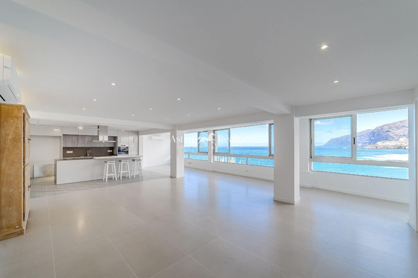 7 quarto Casa em Banda para venda em Puerto Santiago com piscina garagem - 4 998 000 € (Ref: 9197135)