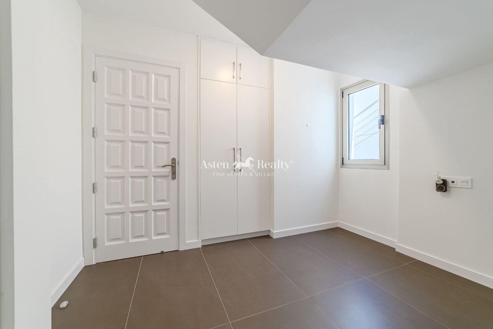 7 quarto Casa em Banda para venda em Puerto Santiago com piscina garagem - 4 998 000 € (Ref: 9197135)