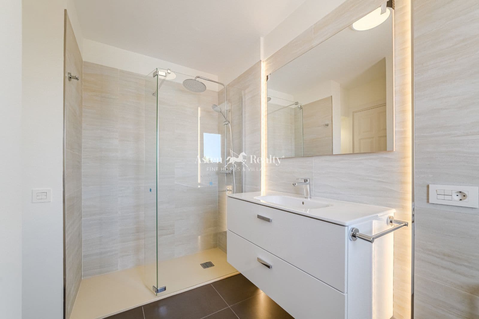 7 quarto Casa em Banda para venda em Puerto Santiago com piscina garagem - 4 998 000 € (Ref: 9197135)