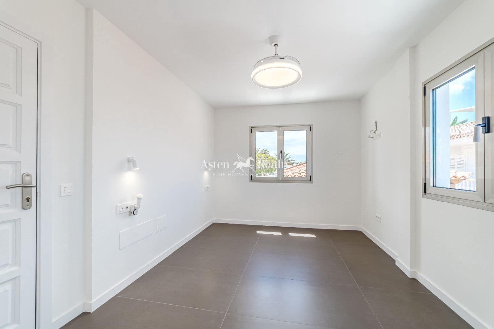 7 quarto Casa em Banda para venda em Puerto Santiago com piscina garagem - 4 998 000 € (Ref: 9197135)