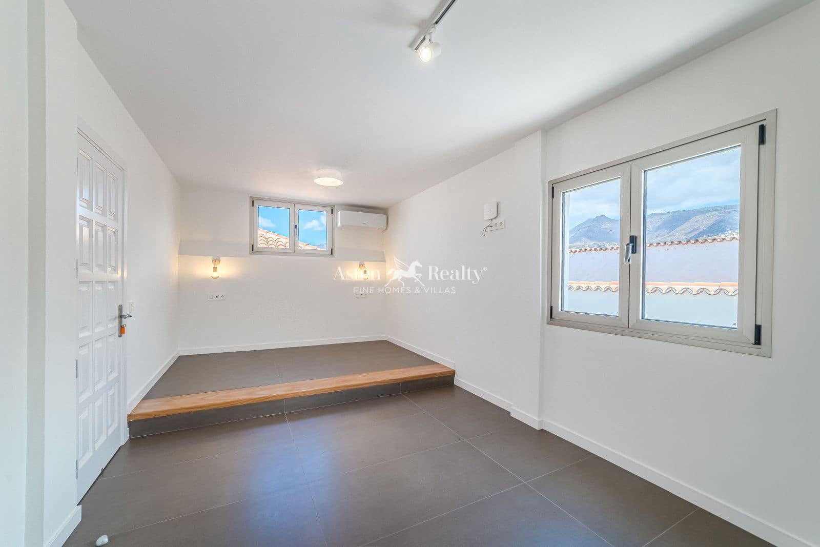 7 quarto Casa em Banda para venda em Puerto Santiago com piscina garagem - 4 998 000 € (Ref: 9197135)