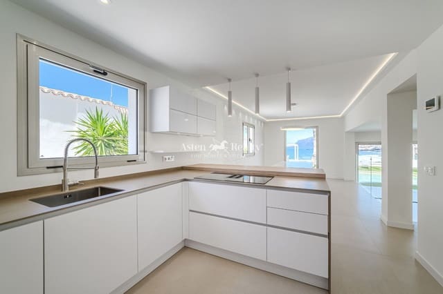 7 quarto Casa em Banda para venda em Puerto Santiago, Santiago del Teide com piscina garagem - 4 998 000 € (Ref: 9197135)