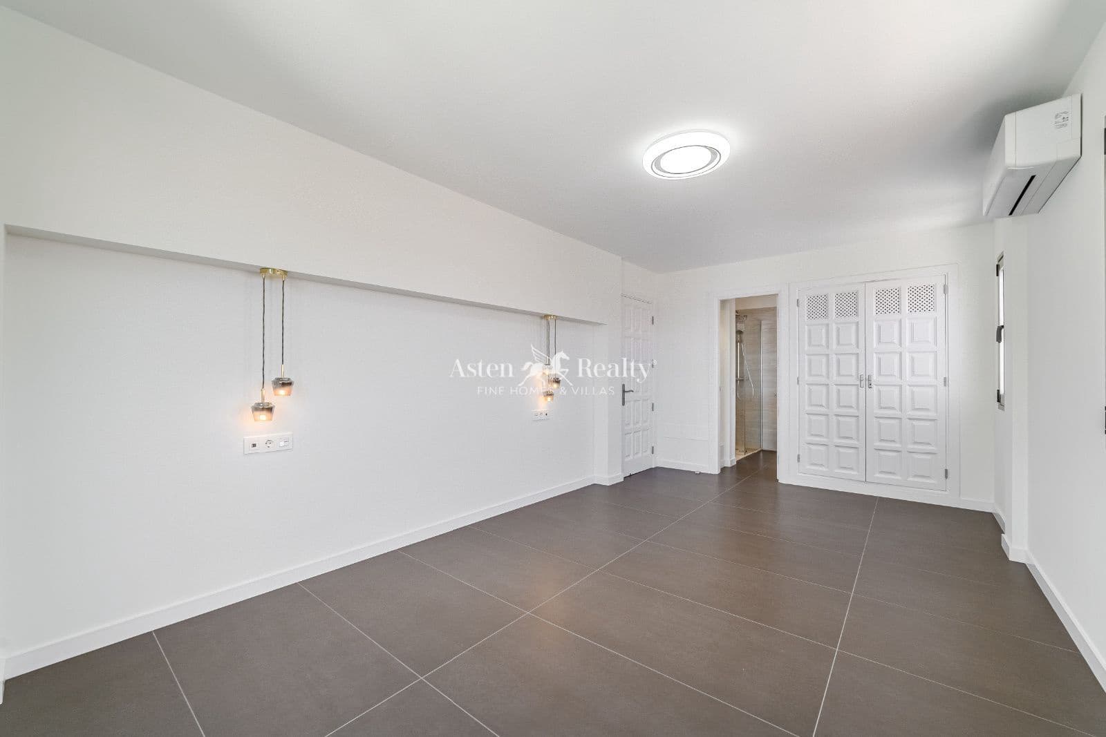 7 quarto Casa em Banda para venda em Puerto Santiago com piscina garagem - 4 998 000 € (Ref: 9197135)