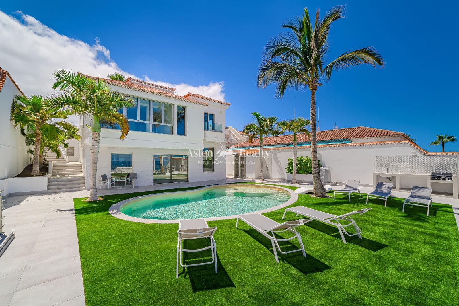 7 quarto Casa em Banda para venda em Puerto Santiago com piscina garagem - 4 998 000 € (Ref: 9197135)