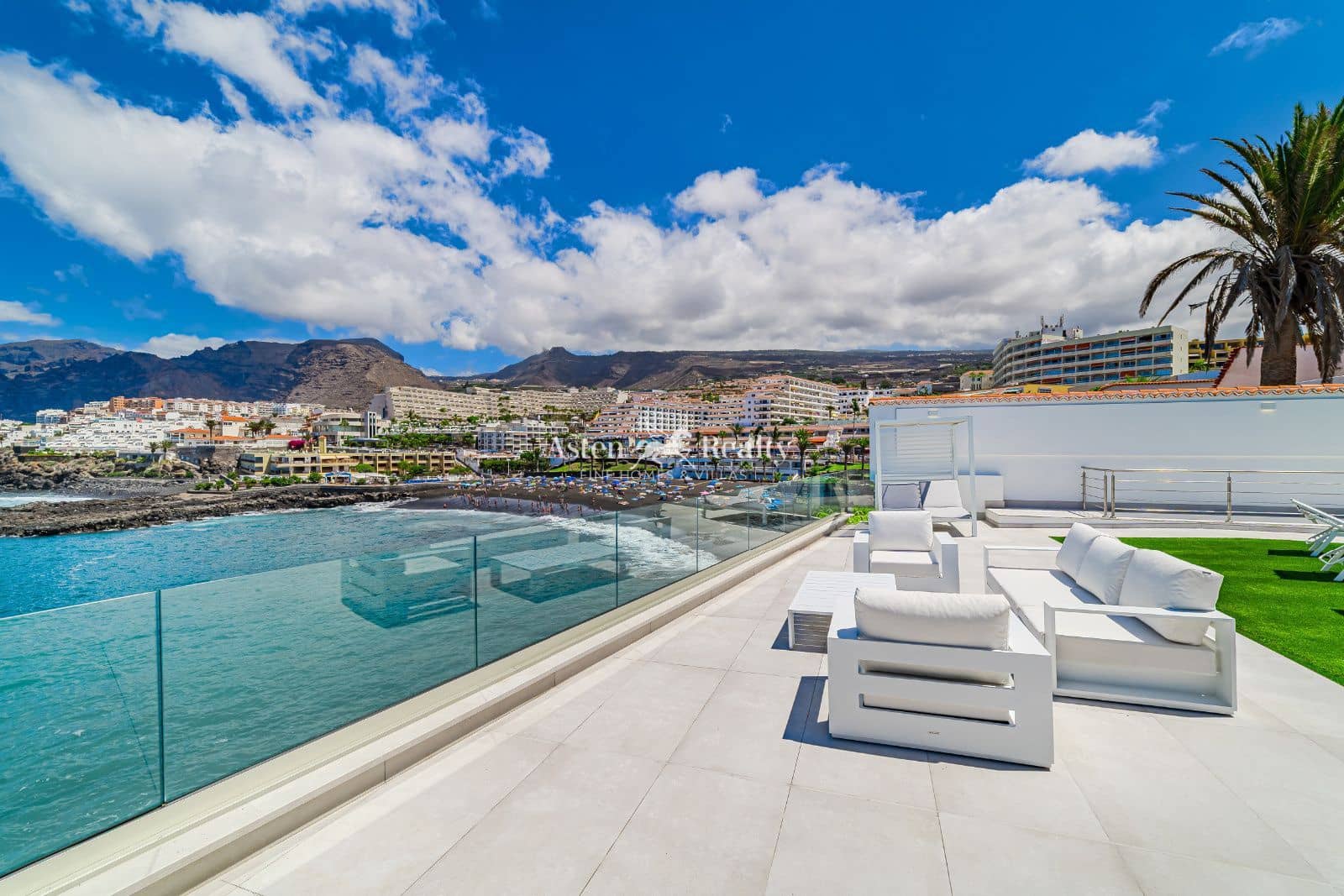 7 quarto Casa em Banda para venda em Puerto Santiago com piscina garagem - 4 998 000 € (Ref: 9197135)