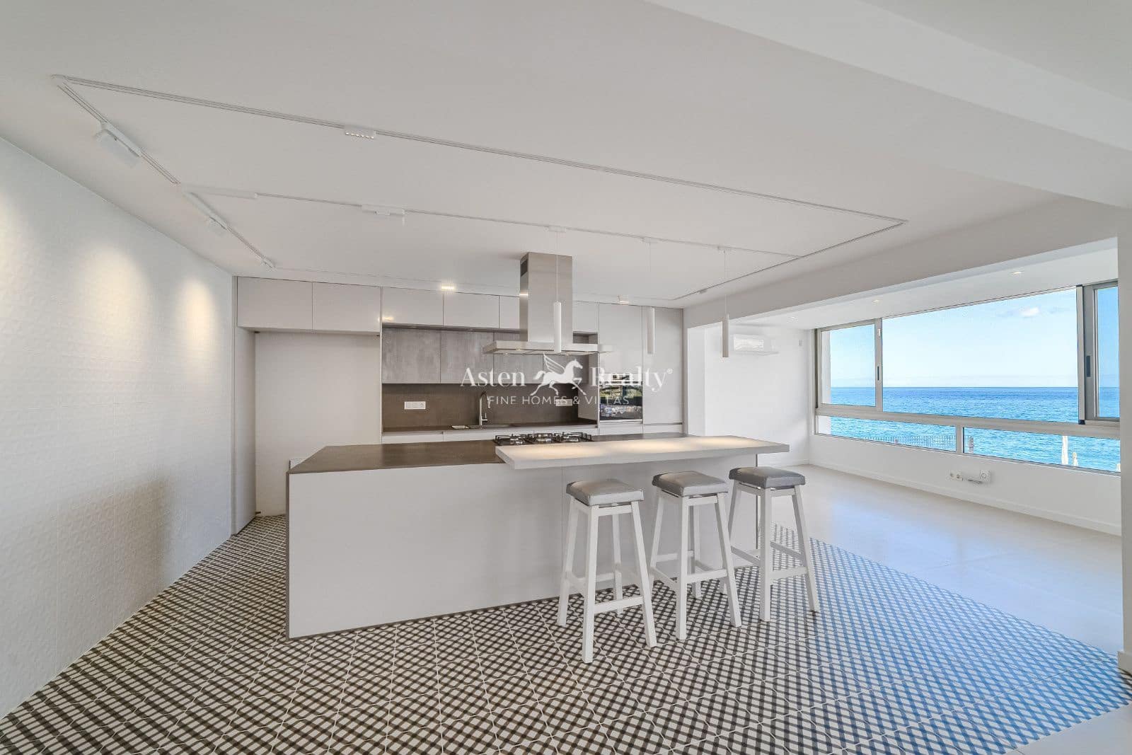 7 quarto Casa em Banda para venda em Puerto Santiago com piscina garagem - 4 998 000 € (Ref: 9197135)