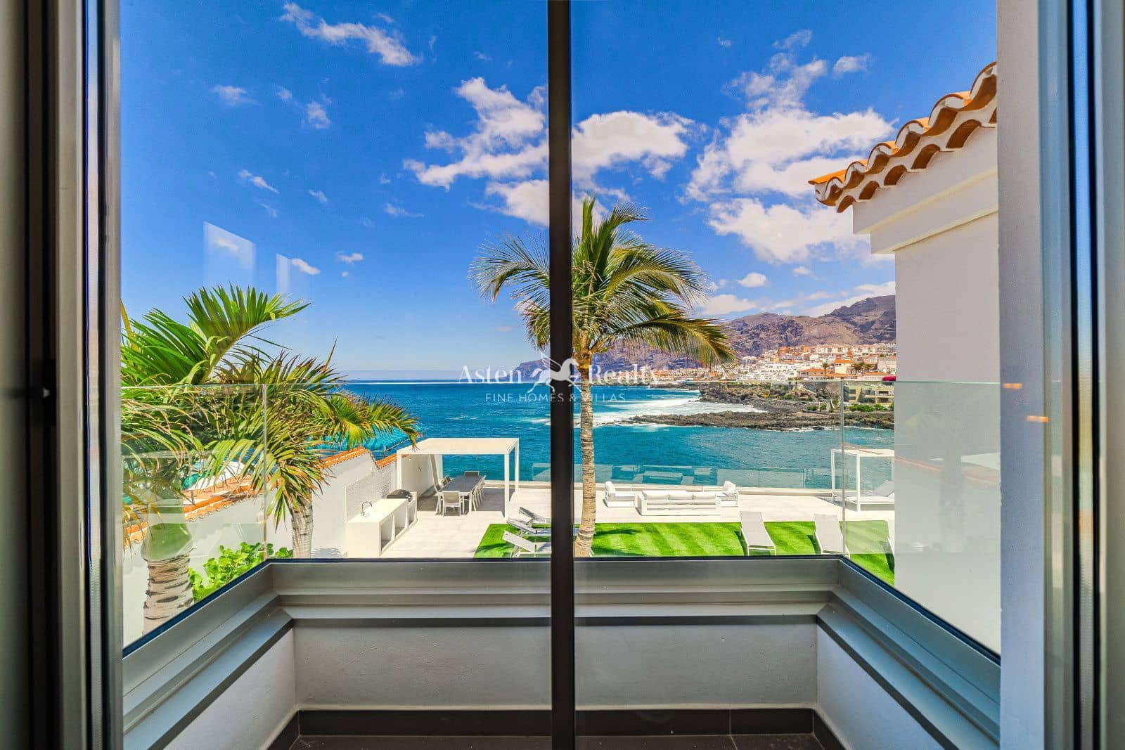 7 quarto Casa em Banda para venda em Puerto Santiago com piscina garagem - 4 998 000 € (Ref: 9197135)