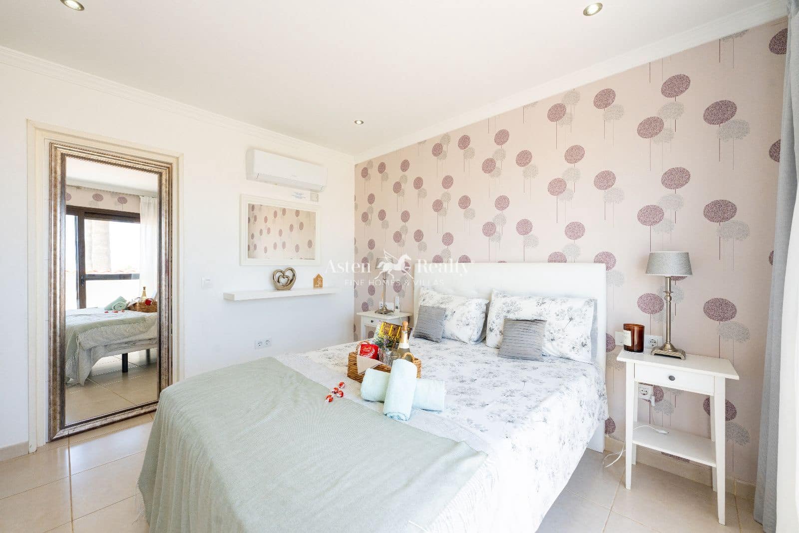 4 soverom Hus til salgs i Golf del Sur med svømmebasseng garasje - € 1 100 000 (Ref: 9197137)