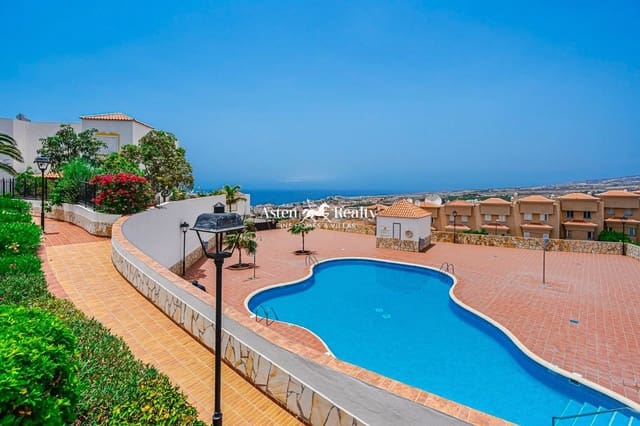 3 bedroom Villa for sale in Torviscas, Adeje with pool garage - € 750,000 (Ref: 9197344)