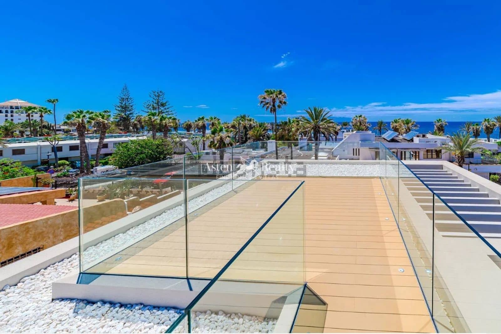 4 sypialnia Dom na sprzedaż w Playa de las Americas z basenem garażem - 3 250 000 € (Ref: 9197346)