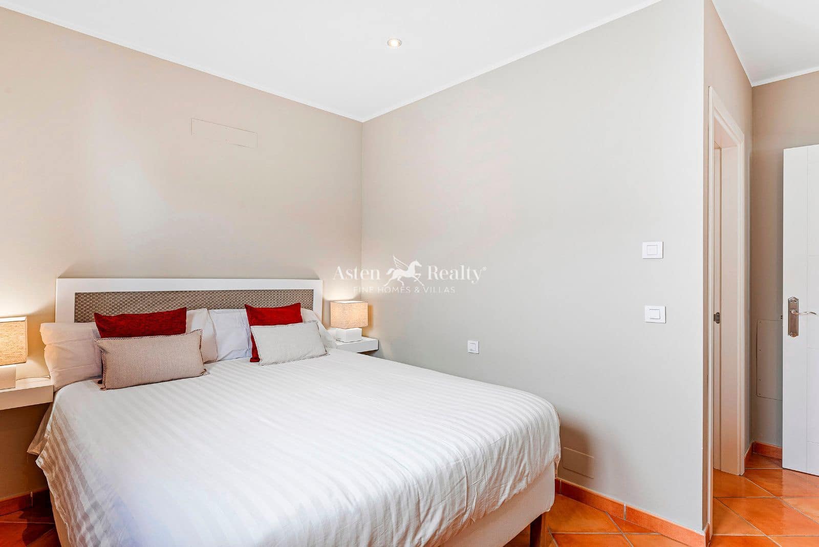 5 soveværelse Byhus til salg i Tejina de Guia de Isora med swimmingpool garage - € 1.175.000 (Ref: 9199948)