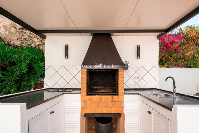 5 bedroom Townhouse for sale in Tejina de Guia de Isora, Guía de Isora with pool garage - € 1,175,000 (Ref: 9199948)