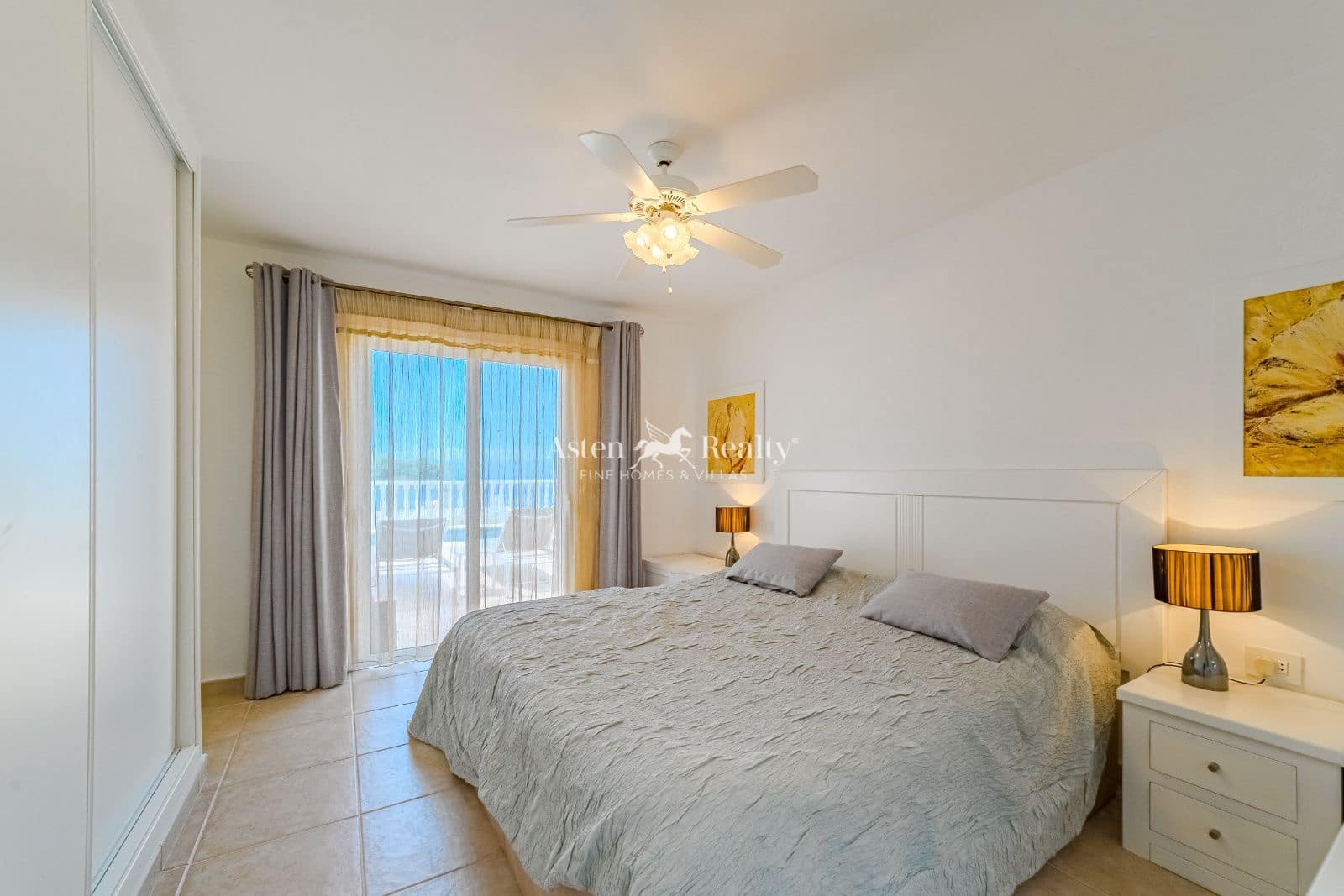 3 soveværelse Byhus til salg i Puerto Santiago med swimmingpool garage - € 995.000 (Ref: 9201973)