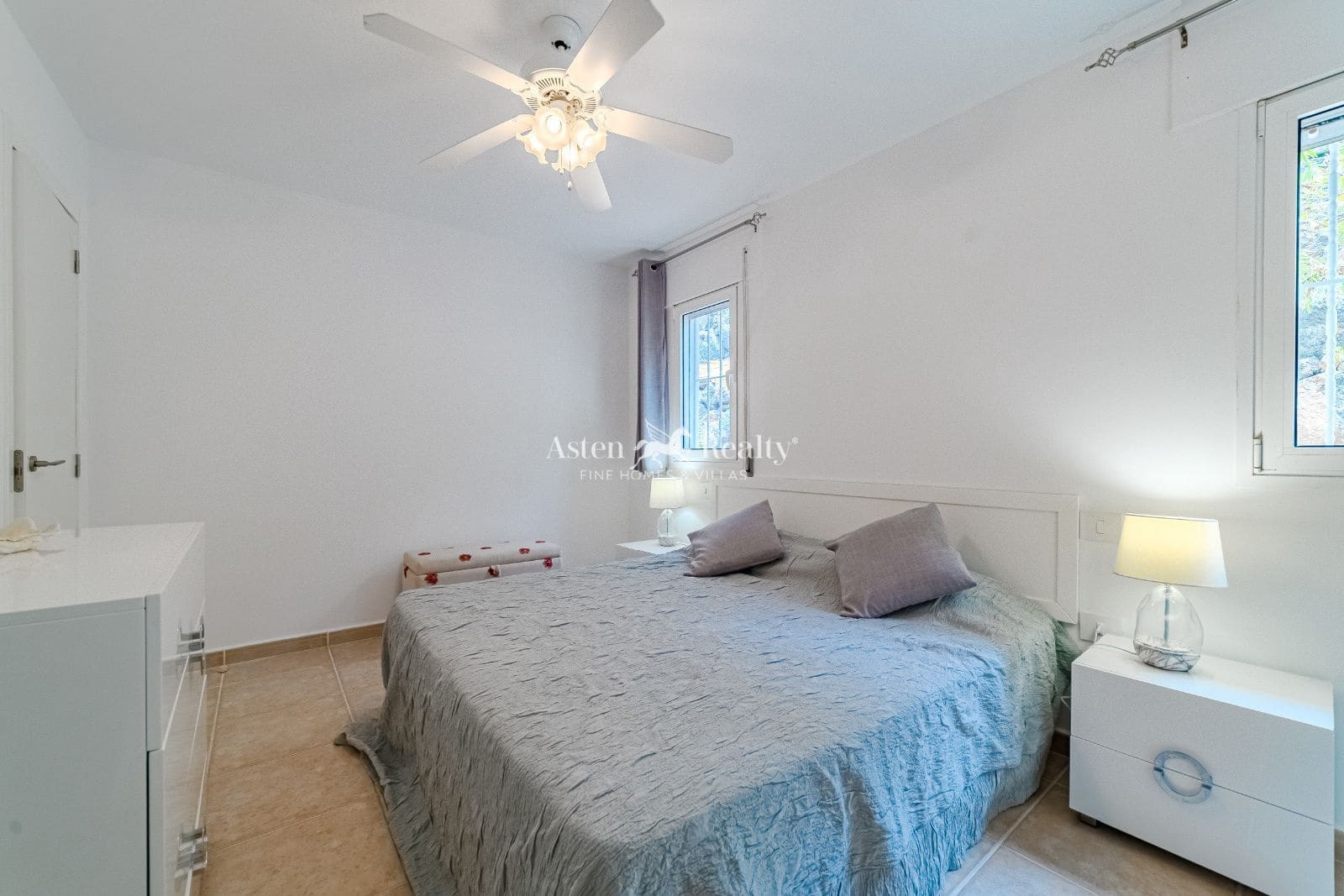 3 soveværelse Byhus til salg i Puerto Santiago med swimmingpool garage - € 995.000 (Ref: 9201973)