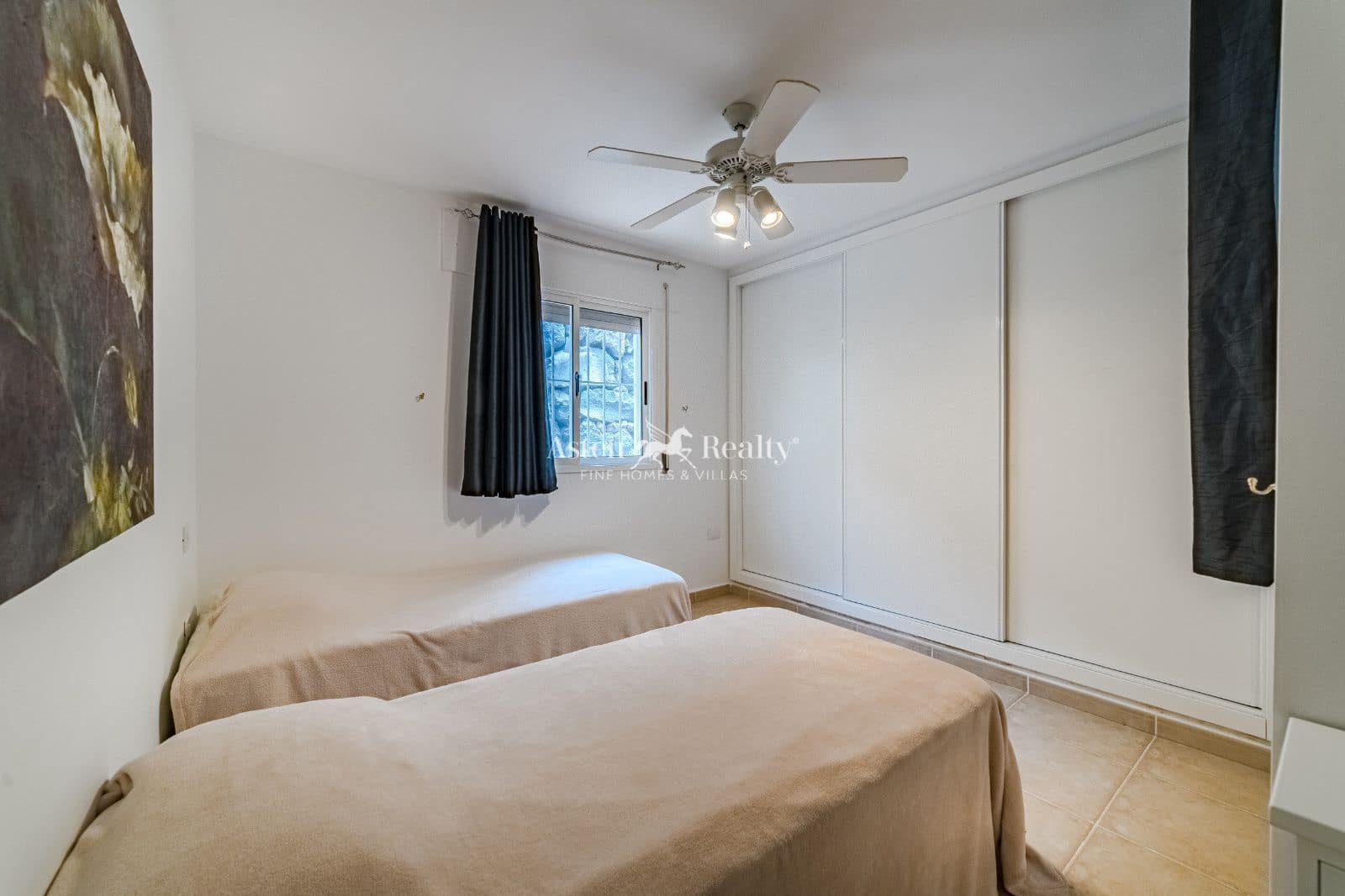 3 soveværelse Byhus til salg i Puerto Santiago med swimmingpool garage - € 995.000 (Ref: 9201973)