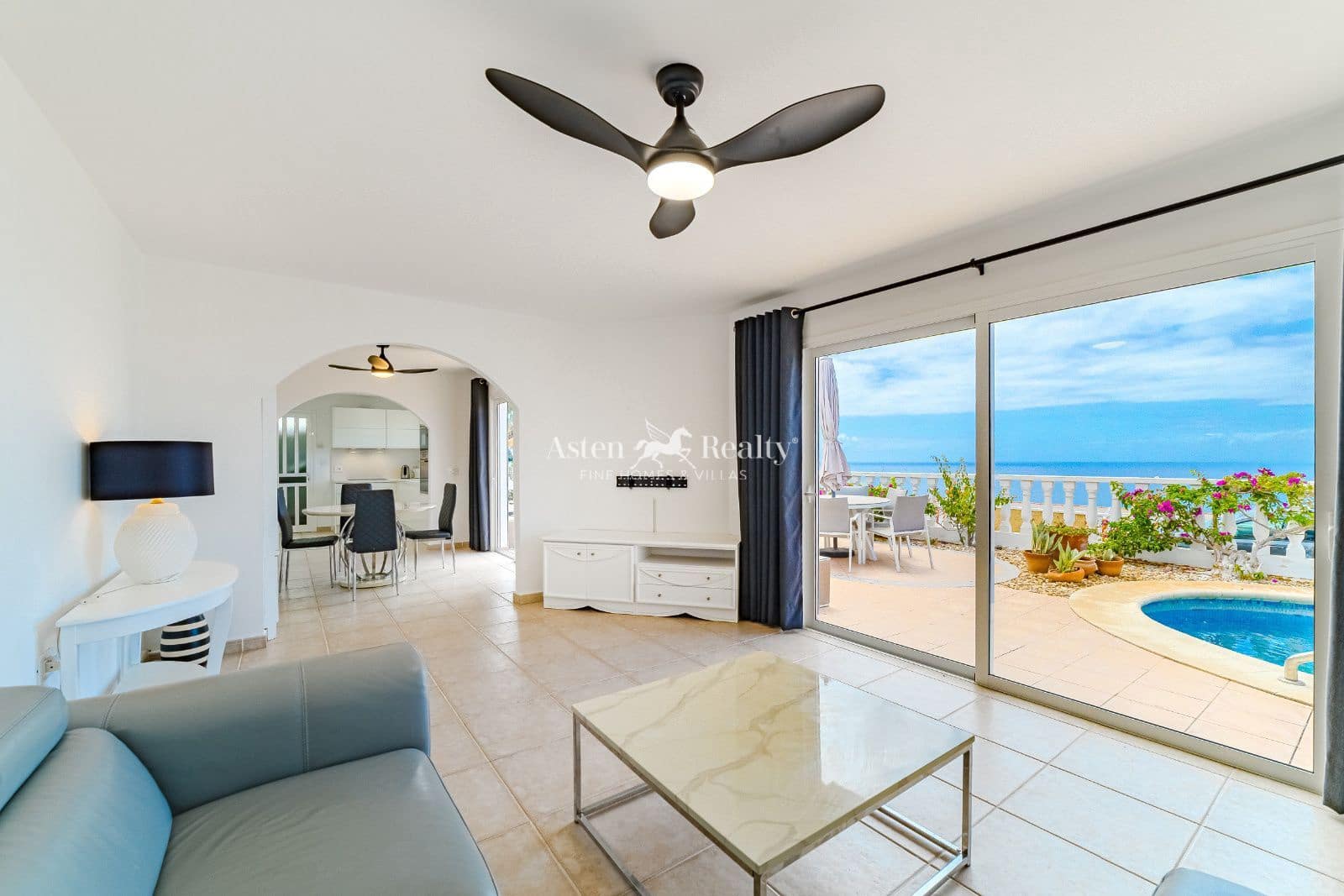 3 soveværelse Byhus til salg i Puerto Santiago med swimmingpool garage - € 995.000 (Ref: 9201973)