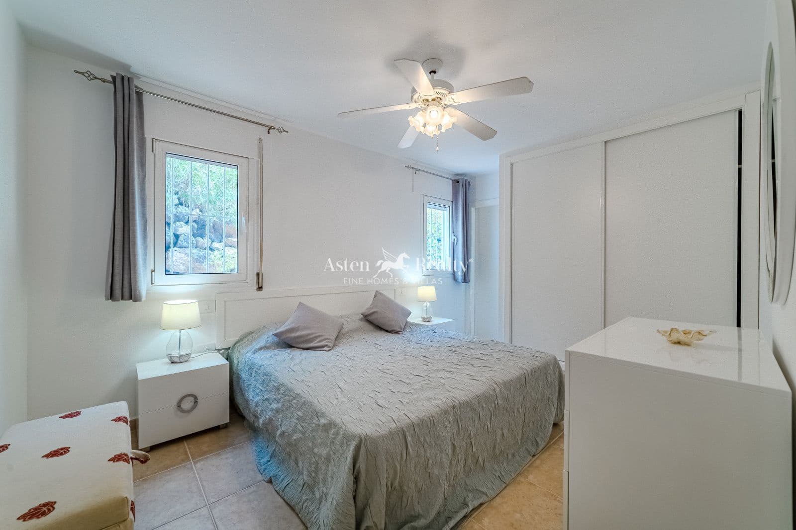 3 soveværelse Byhus til salg i Puerto Santiago med swimmingpool garage - € 995.000 (Ref: 9201973)