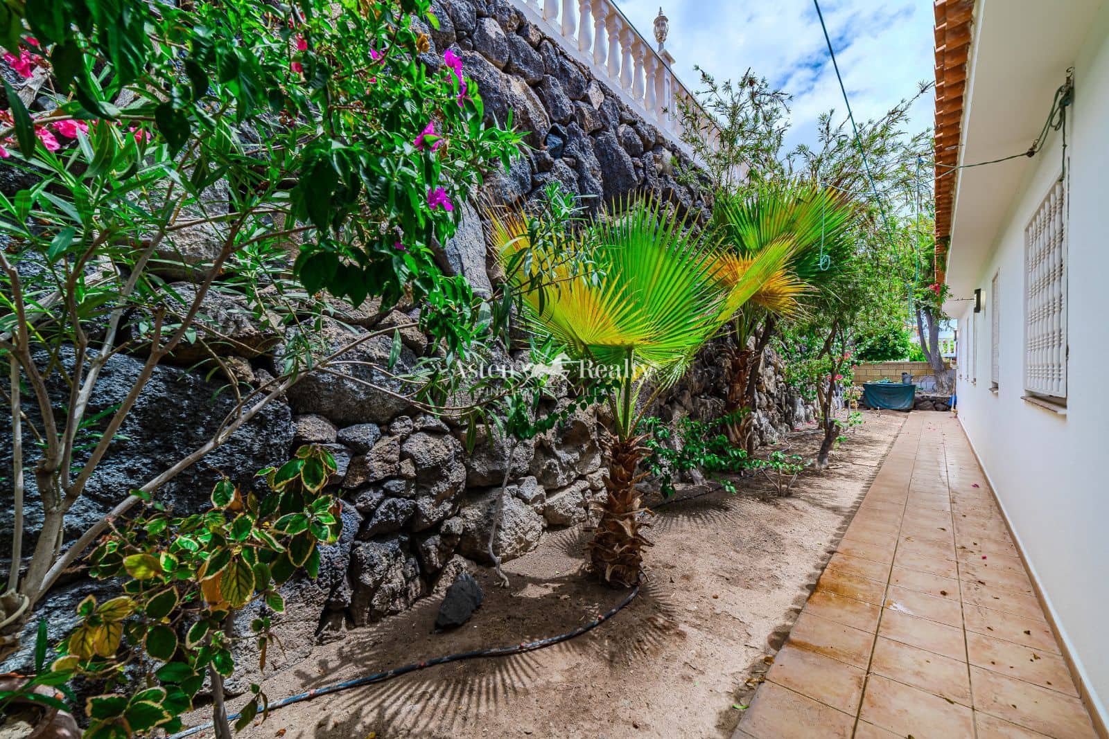 3 soveværelse Byhus til salg i Puerto Santiago med swimmingpool garage - € 995.000 (Ref: 9201973)