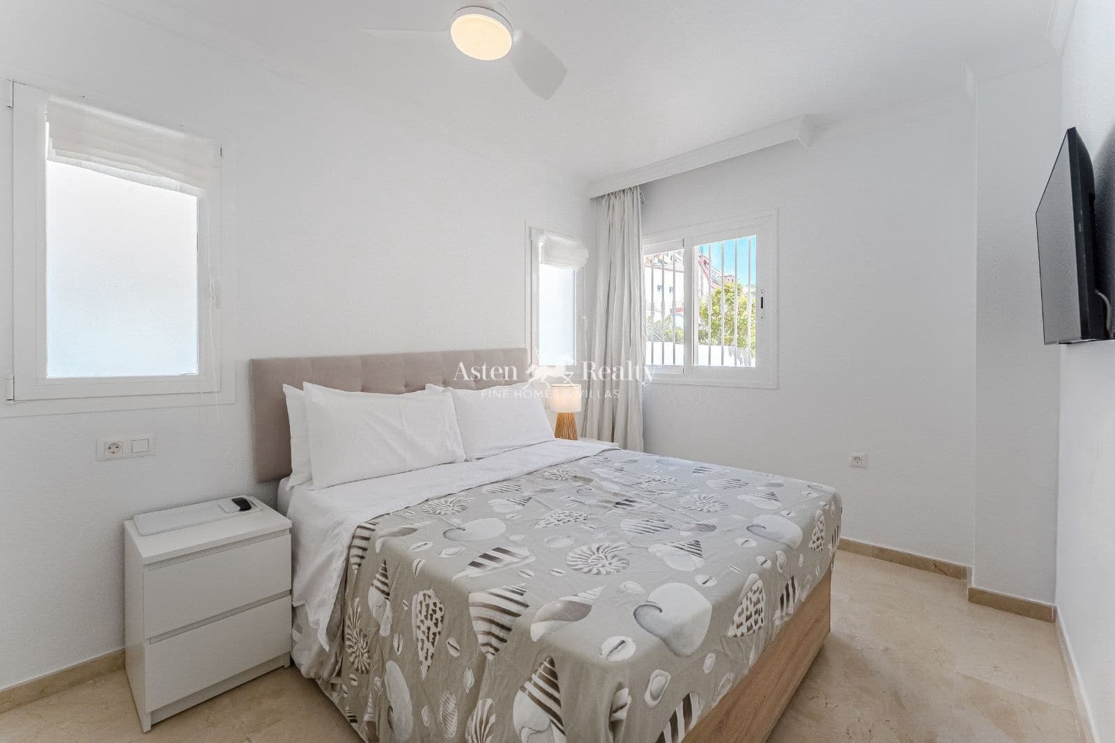 3 sypialnia Dom na sprzedaż w Playa Paraiso z basenem garażem - 1 350 000 € (Ref: 9204034)