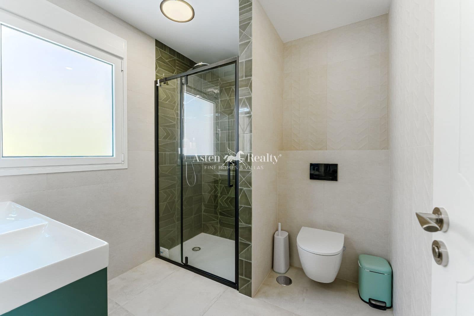 5 soveværelse Byhus til salg i Costa Adeje med swimmingpool garage - € 1.789.000 (Ref: 9205547)