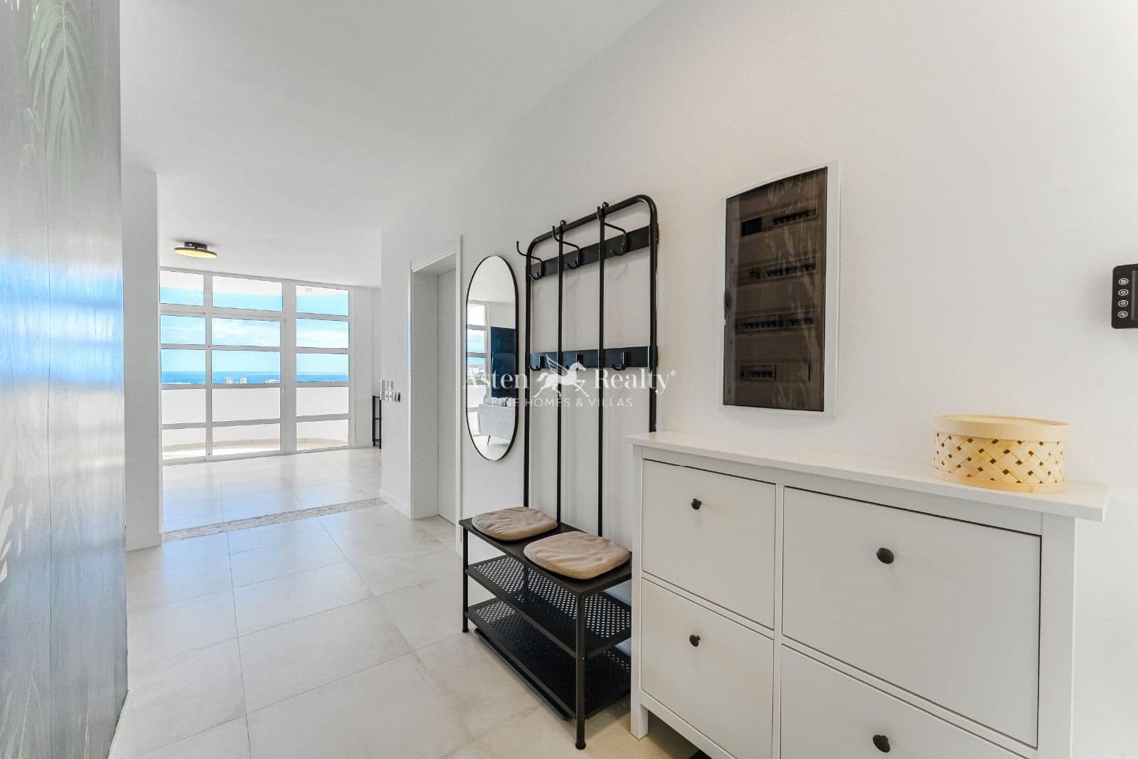 5 soveværelse Byhus til salg i Costa Adeje med swimmingpool garage - € 1.789.000 (Ref: 9205547)