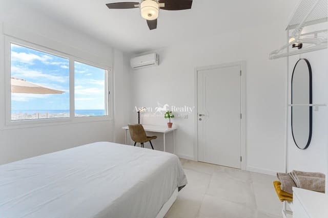 5 soveværelse Byhus til salg i San Eugenio Alto, Adeje med swimmingpool garage - € 1.789.000 (Ref: 9205547)