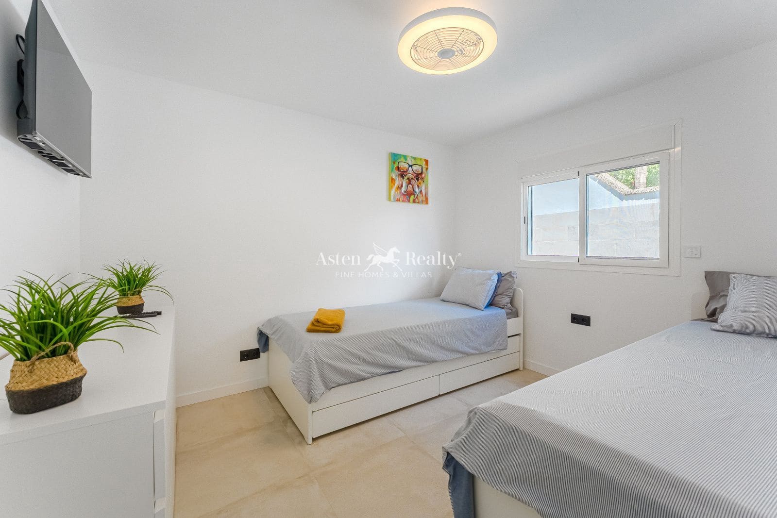 5 soveværelse Byhus til salg i Costa Adeje med swimmingpool garage - € 1.789.000 (Ref: 9205547)