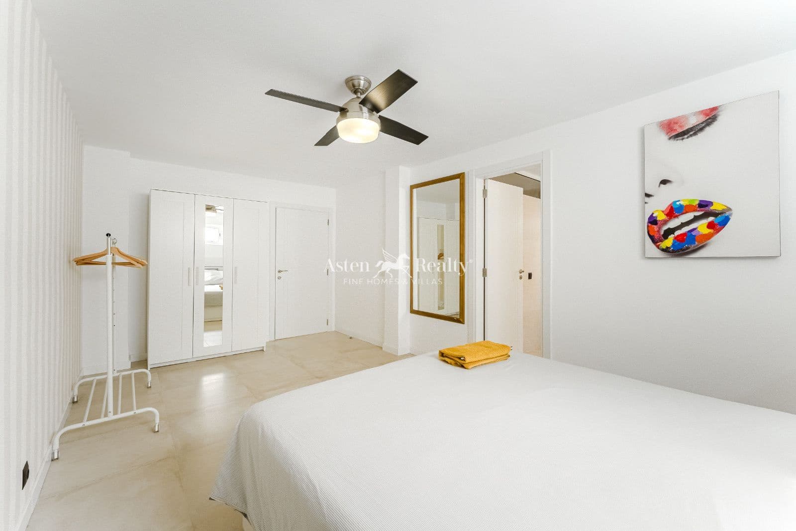 5 soveværelse Byhus til salg i Costa Adeje med swimmingpool garage - € 1.789.000 (Ref: 9205547)