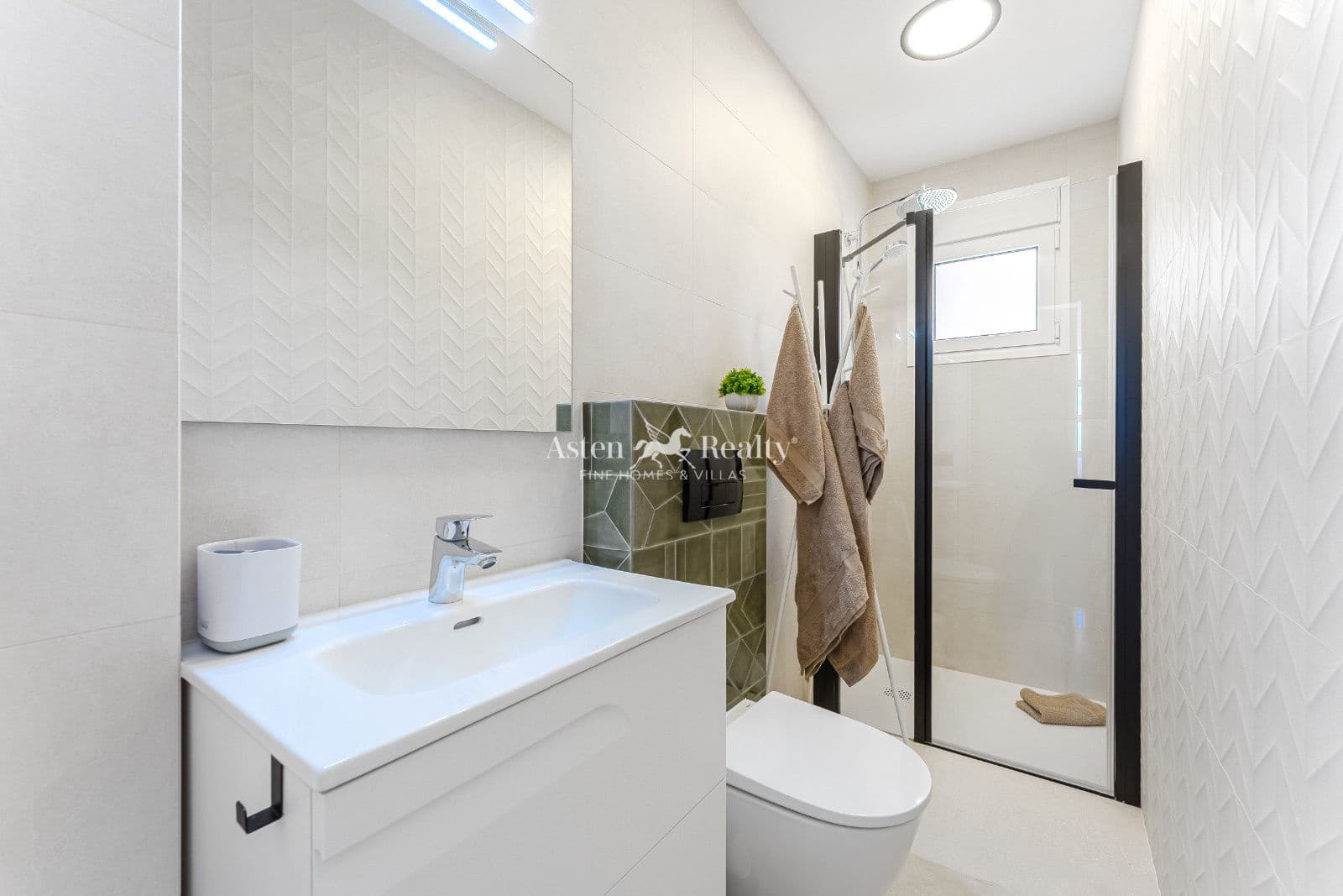 5 soveværelse Byhus til salg i Costa Adeje med swimmingpool garage - € 1.789.000 (Ref: 9205547)