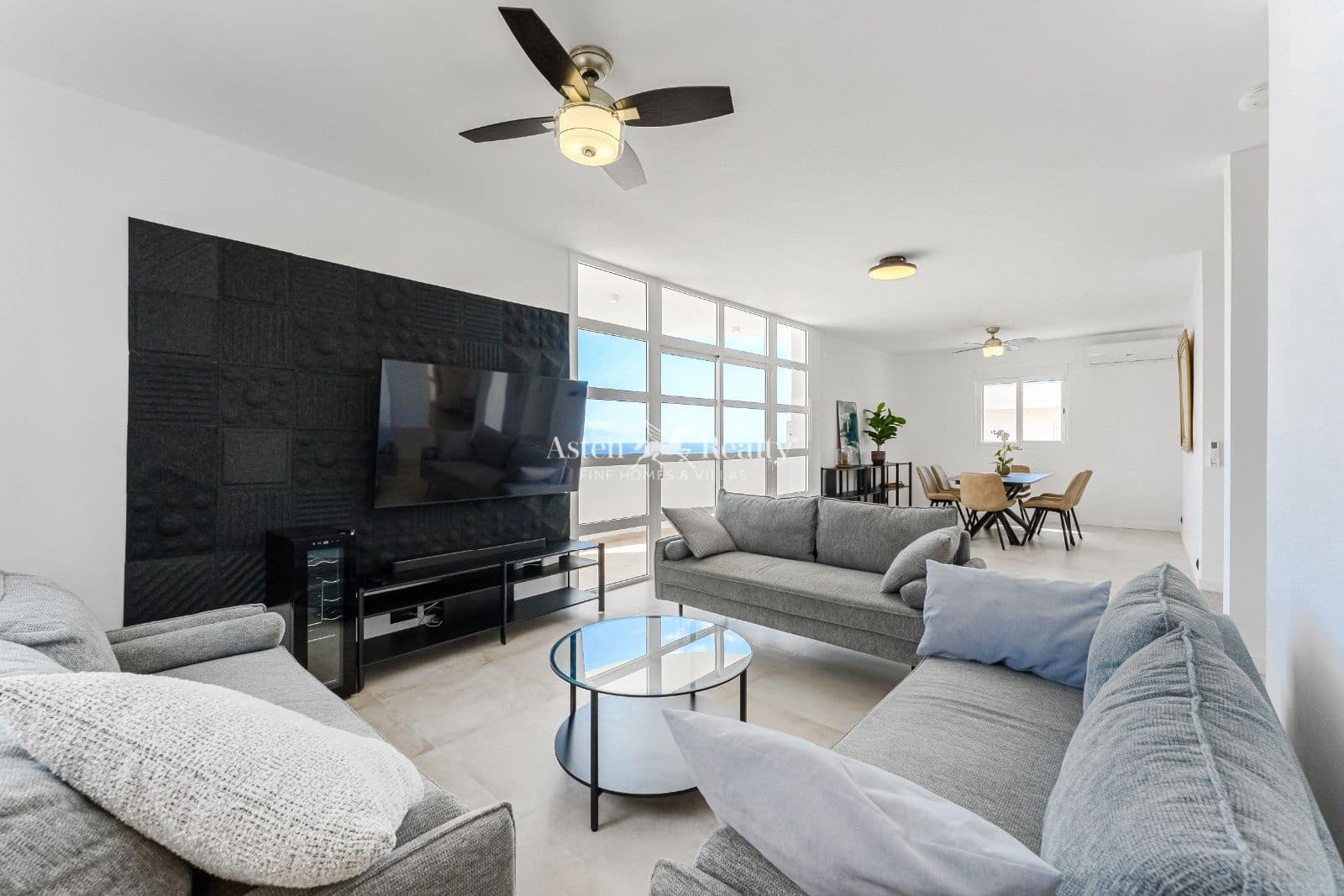 5 soveværelse Byhus til salg i Costa Adeje med swimmingpool garage - € 1.789.000 (Ref: 9205547)