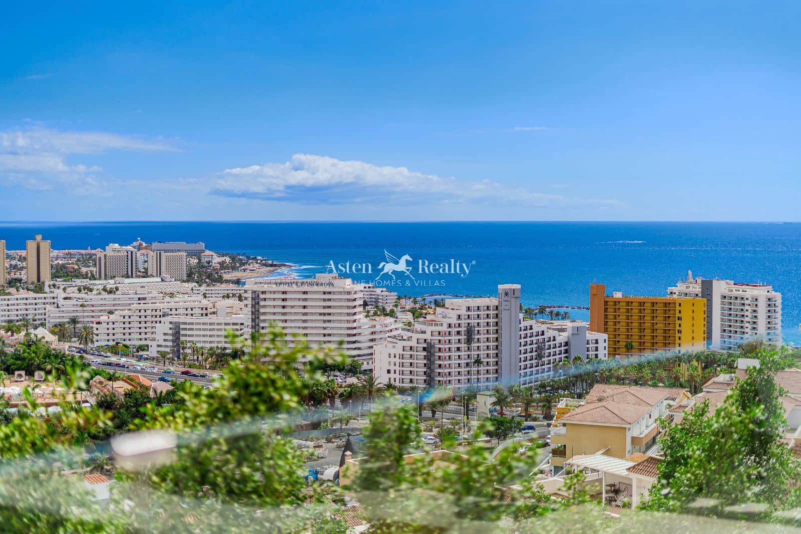 5 soveværelse Byhus til salg i Costa Adeje med swimmingpool garage - € 1.789.000 (Ref: 9205547)