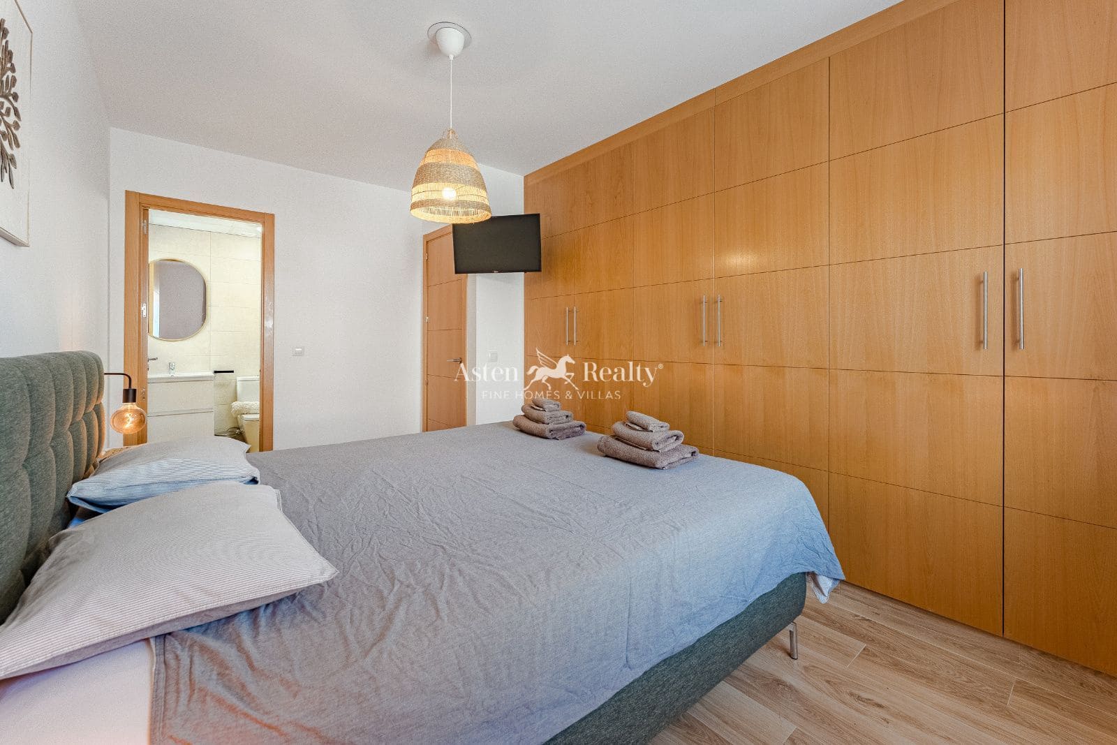 2 soveværelse Lejlighed til salg i Las Galletas med swimmingpool garage - € 360.000 (Ref: 9211432)