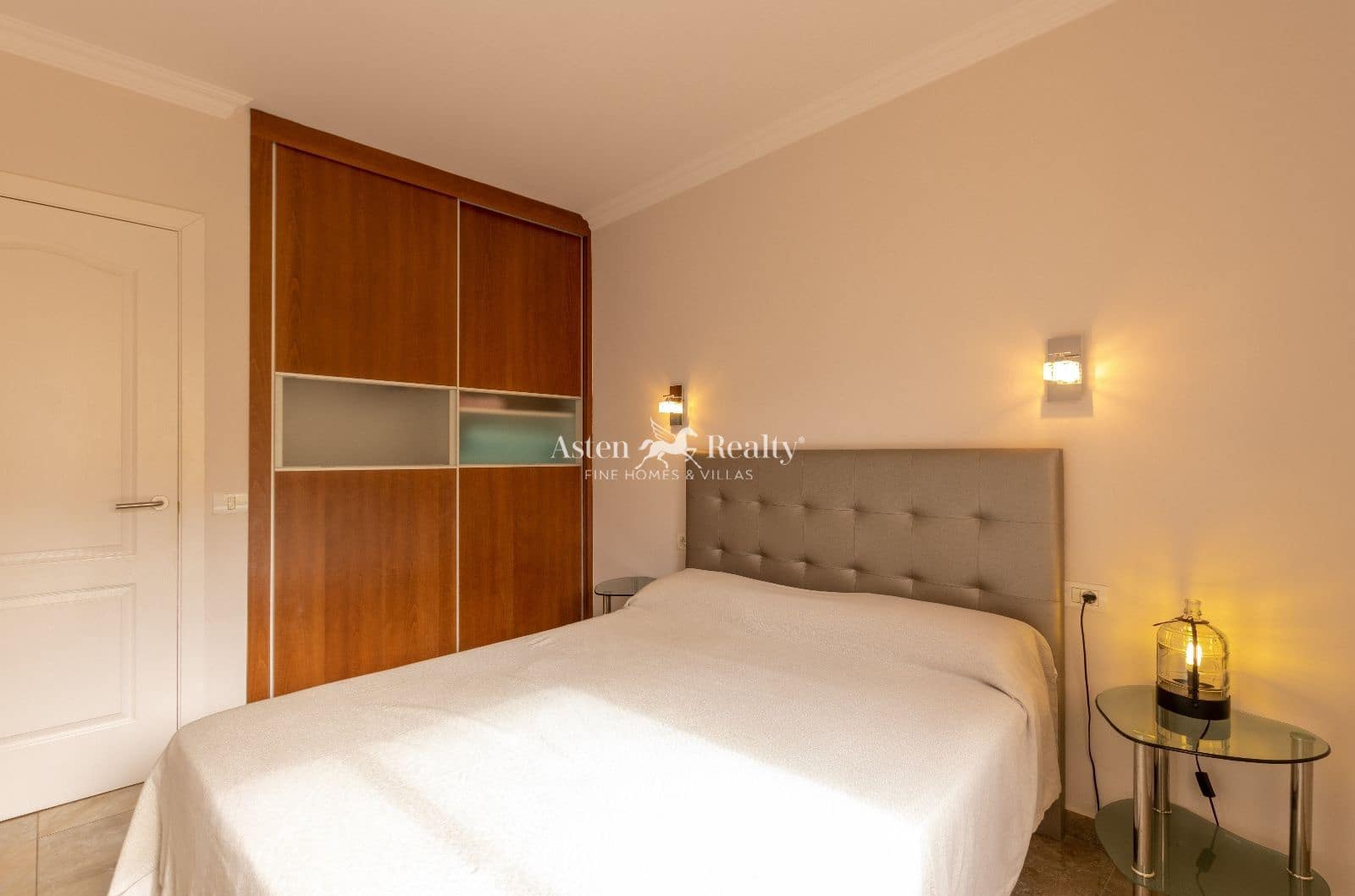 1 chambre Appartement à vendre à Los Cristianos avec piscine - 285 000 € (Ref: 9216180)