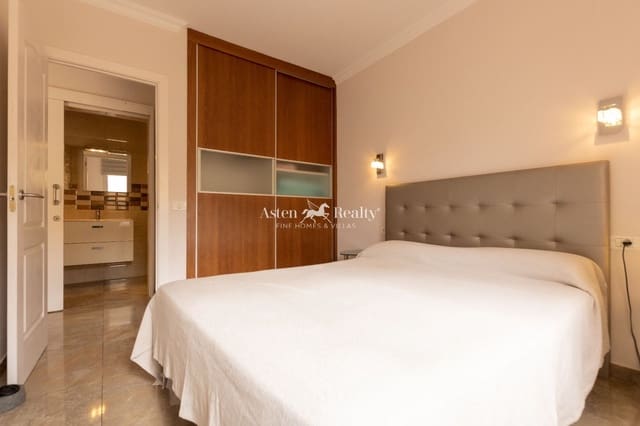 1 slaapkamer Flat te koop in Los Cristianos, Arona met zwembad - € 285.000 (Ref: 9216180)