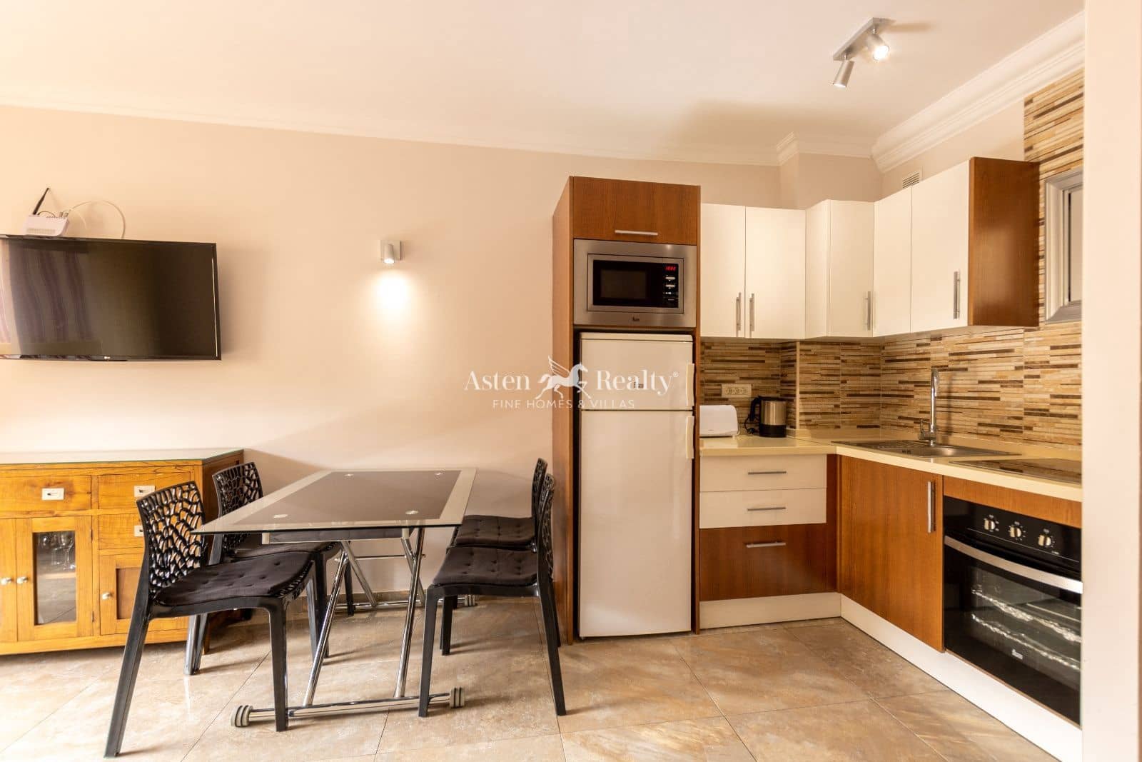 1 chambre Appartement à vendre à Los Cristianos avec piscine - 285 000 € (Ref: 9216180)