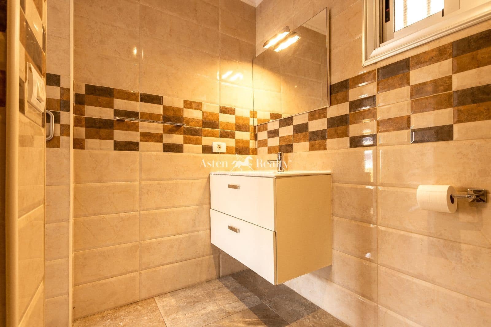 1 chambre Appartement à vendre à Los Cristianos avec piscine - 285 000 € (Ref: 9216180)