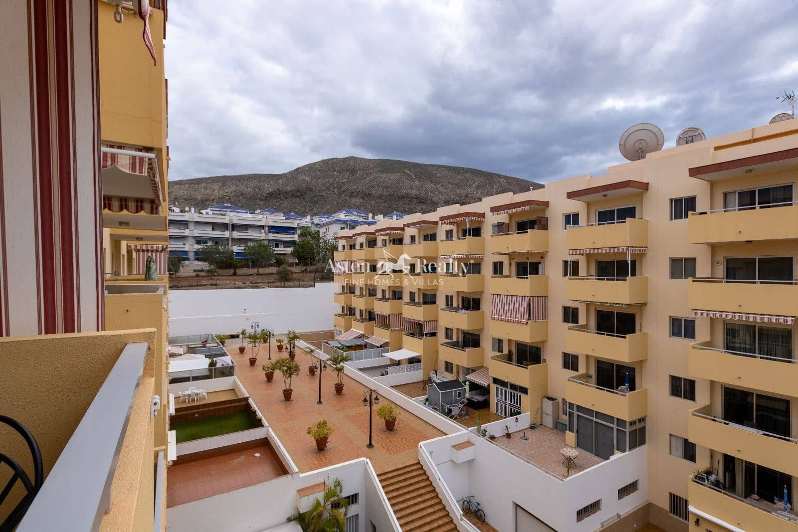 1 chambre Appartement à vendre à Los Cristianos avec piscine - 285 000 € (Ref: 9216180)