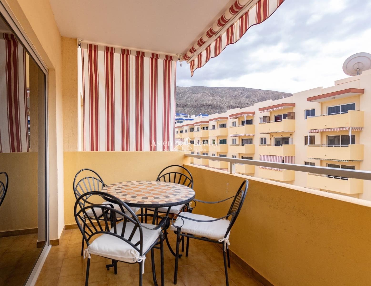 1 chambre Appartement à vendre à Los Cristianos avec piscine - 285 000 € (Ref: 9216180)