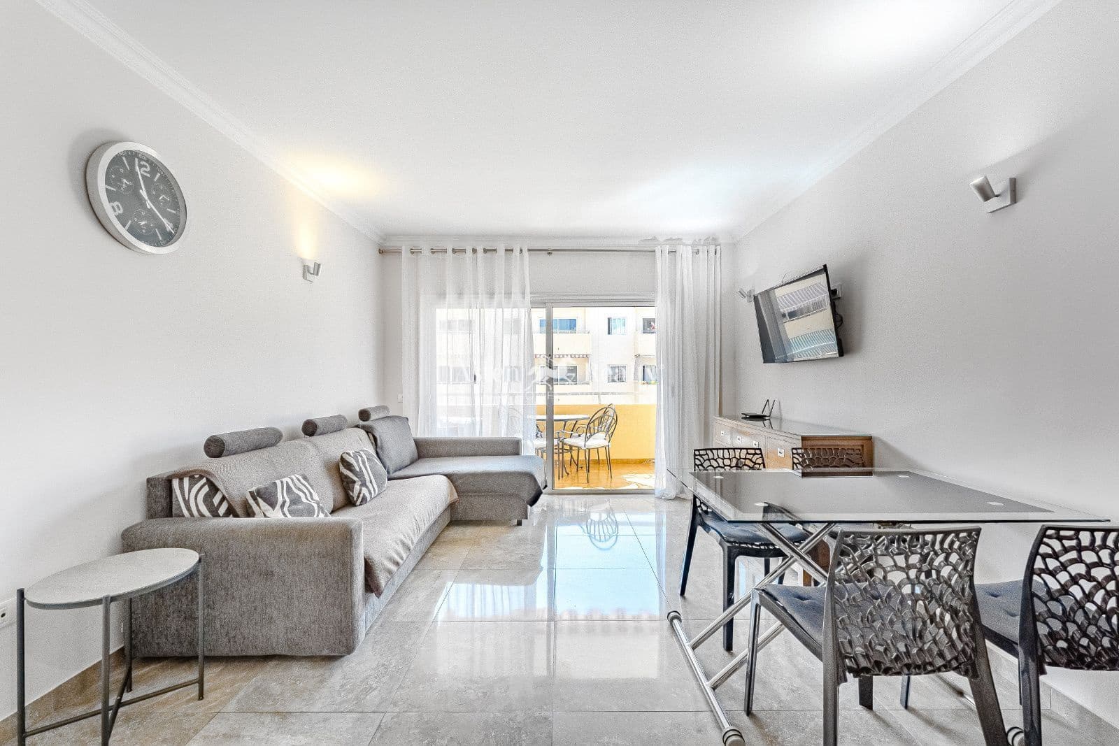 1 bedroom Flat for sale in Los Cristianos with pool - € 285,000 (Ref: 9216180)