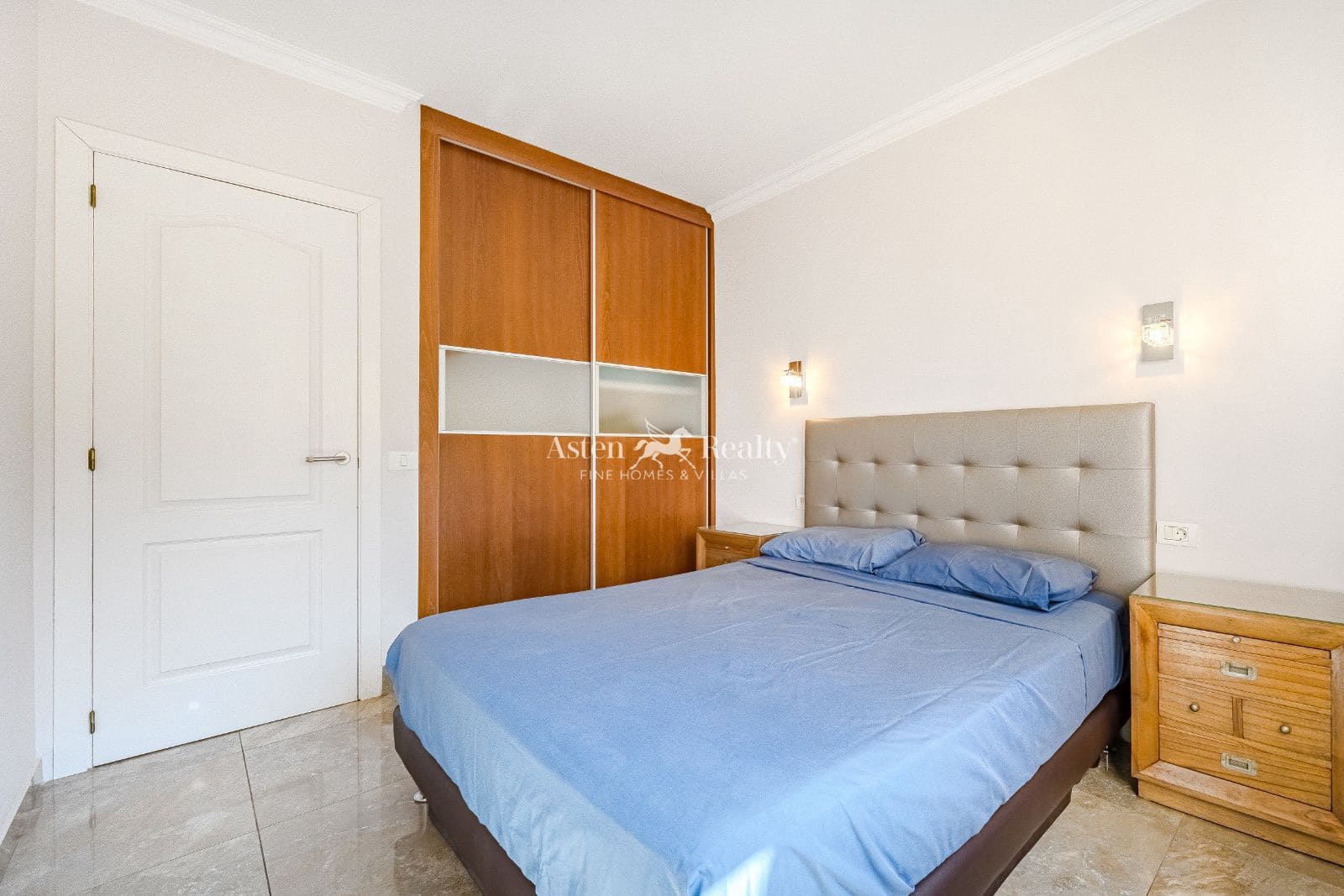 1 bedroom Flat for sale in Los Cristianos with pool - € 285,000 (Ref: 9216180)