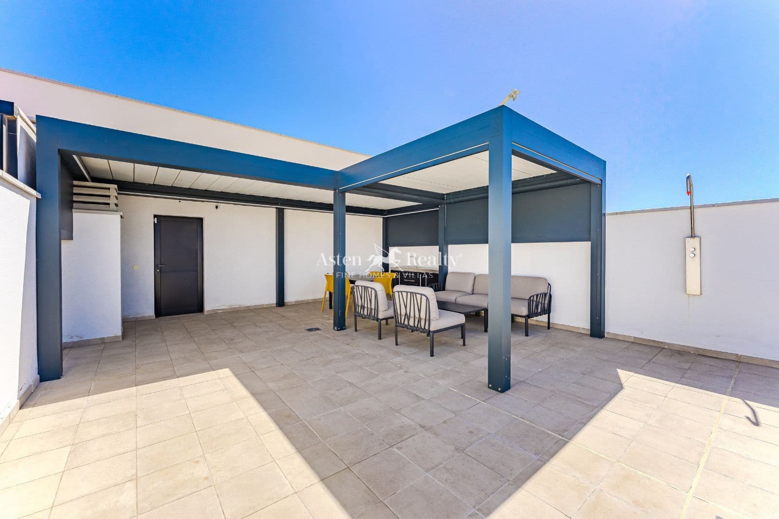 2 soveværelse Lejlighed til salg i El Medano med garage - € 549.000 (Ref: 9216755)