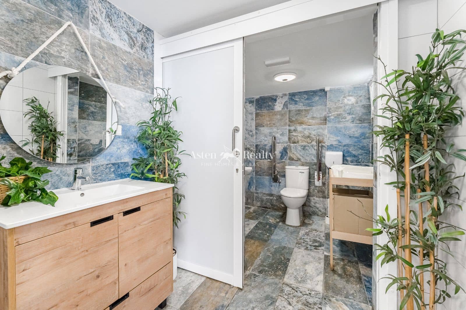 Virksomhed til salg i Costa Adeje - € 365.000 (Ref: 9216756)