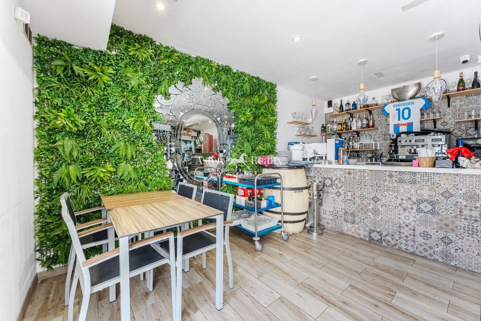 Virksomhed til salg i Costa Adeje - € 365.000 (Ref: 9216756)