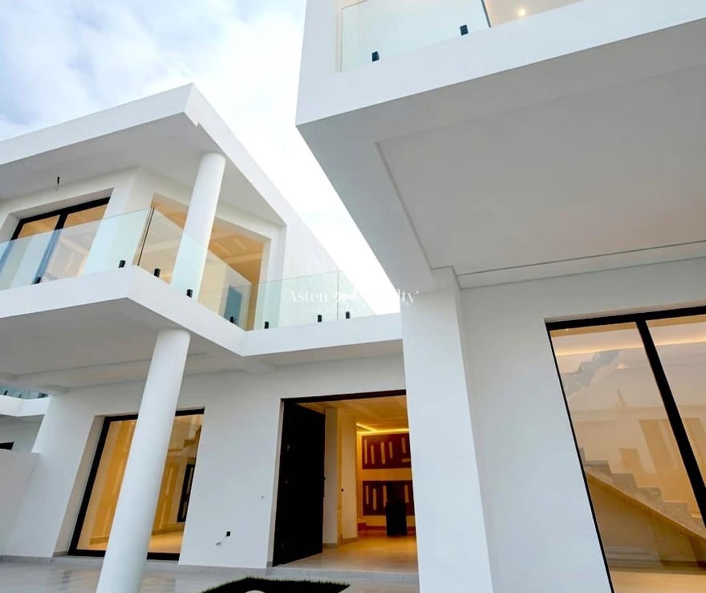 3 soveværelse Byhus til salg i Villaverde med swimmingpool garage - € 588.000 (Ref: 9221636)