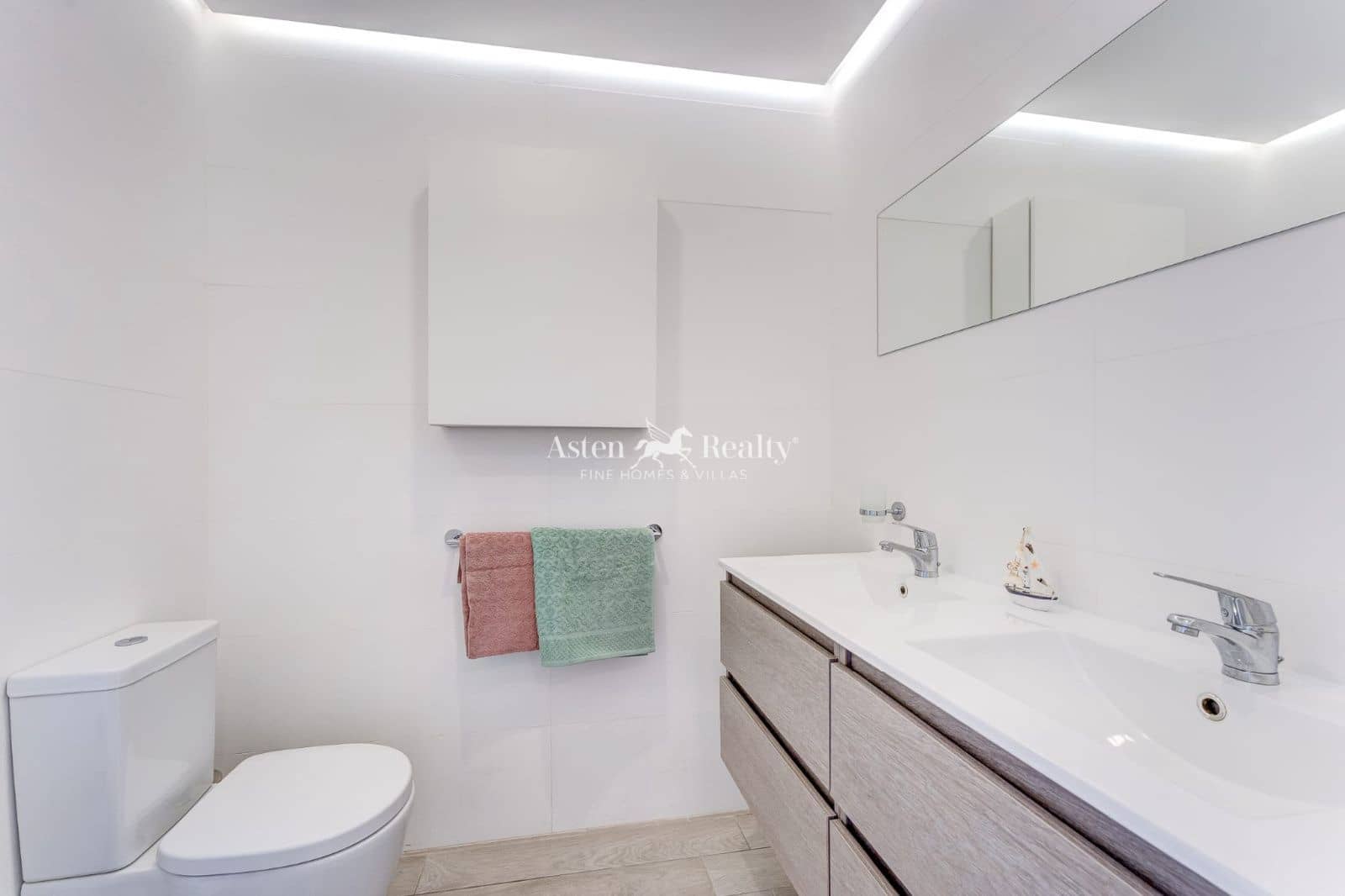 3 slaapkamer Flat te koop in Playa Paraiso met zwembad garage - € 690.000 (Ref: 9237140)