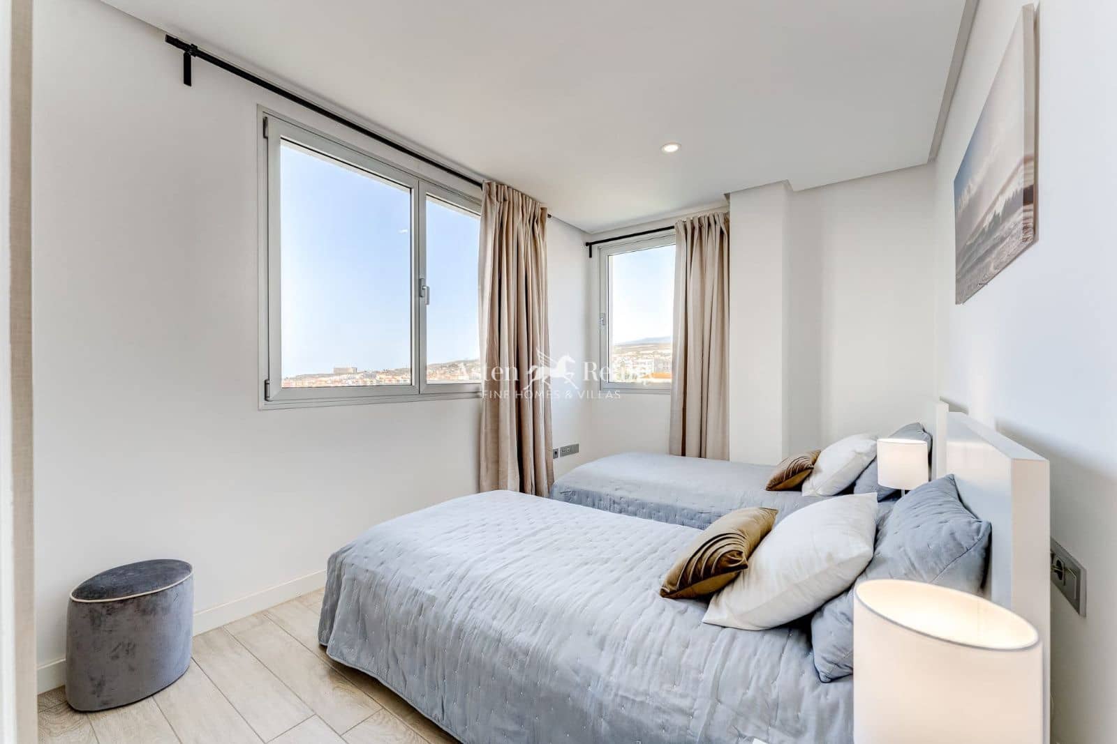 3 slaapkamer Flat te koop in Playa Paraiso met zwembad garage - € 690.000 (Ref: 9237140)