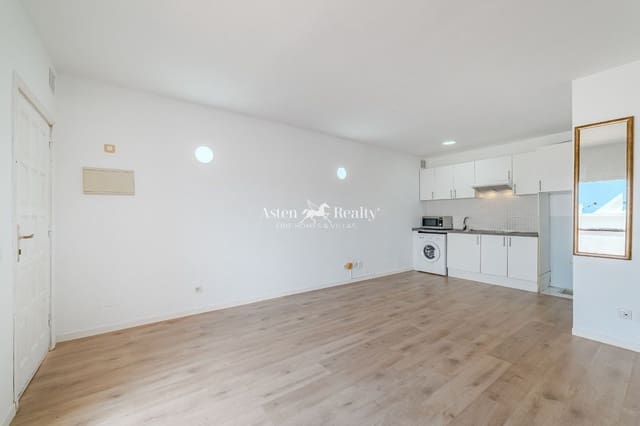 Flat te koop in San Eugenio Alto, Adeje met zwembad - € 190.000 (Ref: 9242099)